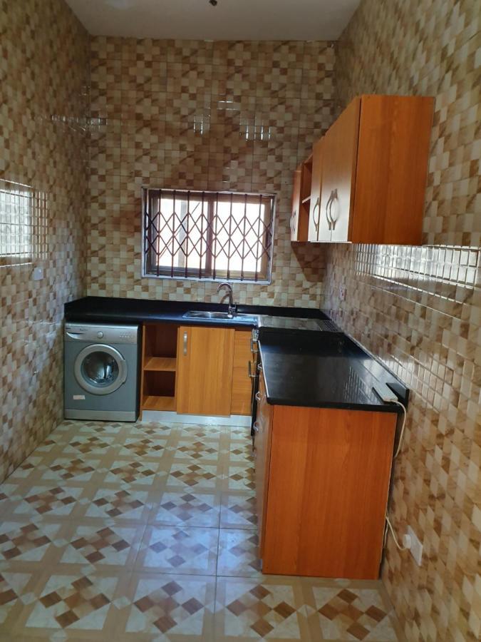 Fantastic Apartment, Traveler Award Winner 2024, 1 Ensuite Bedroom, Wifi, Air Condition, Separate Living Room, 2 Toilets, 2 Walk In Shower Rooms, Hot Water, Separate Kitchen, Restaurant, Bar, Garden, 24 Hour Security, 20 Minutes Airport, North Legon Accra Exterior foto